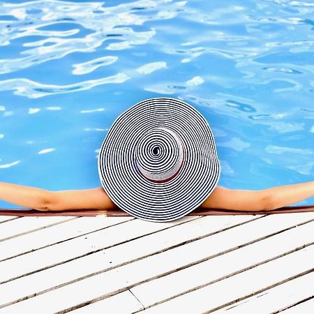 Sunny Suite 14 - Elegantes Hotelapartment Mit Grossartigem Pool-Wellnessbereich Direkt Am Meer In Ruhiger Lage - Perfekt Fuer Mensch Und Tier Borgerende-Rethwisch Bagian luar foto